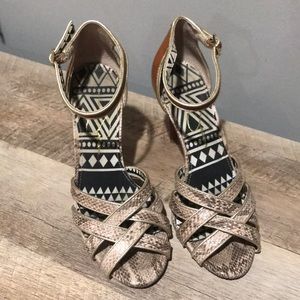 Jessica Simpson heels